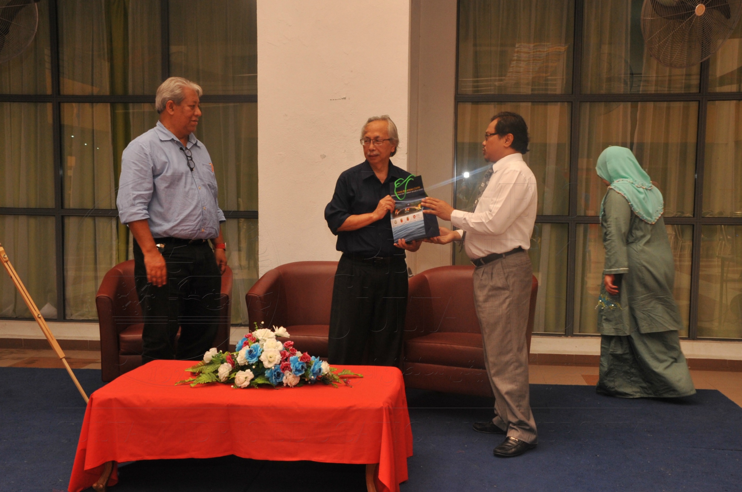 PRO15 173 ESE HAS 2227